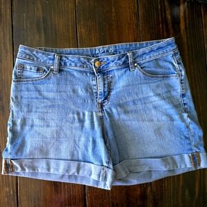 Apt 9 Jean Short size 12 Light Wash